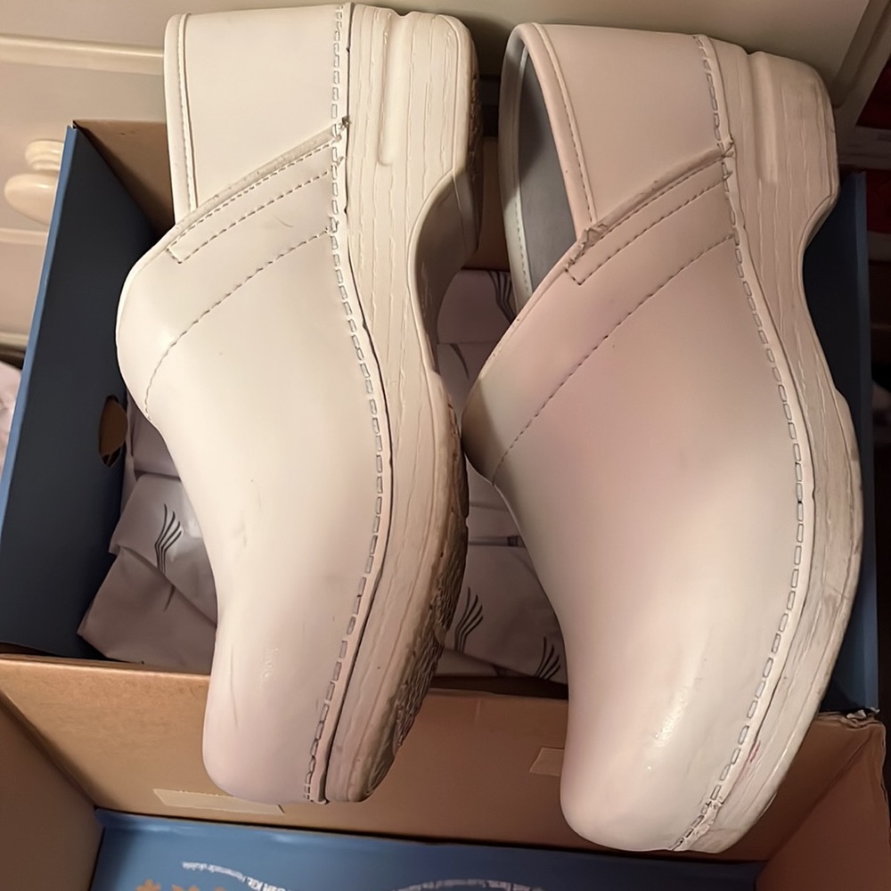 Dansko Clogs Size 39 In White - image 2